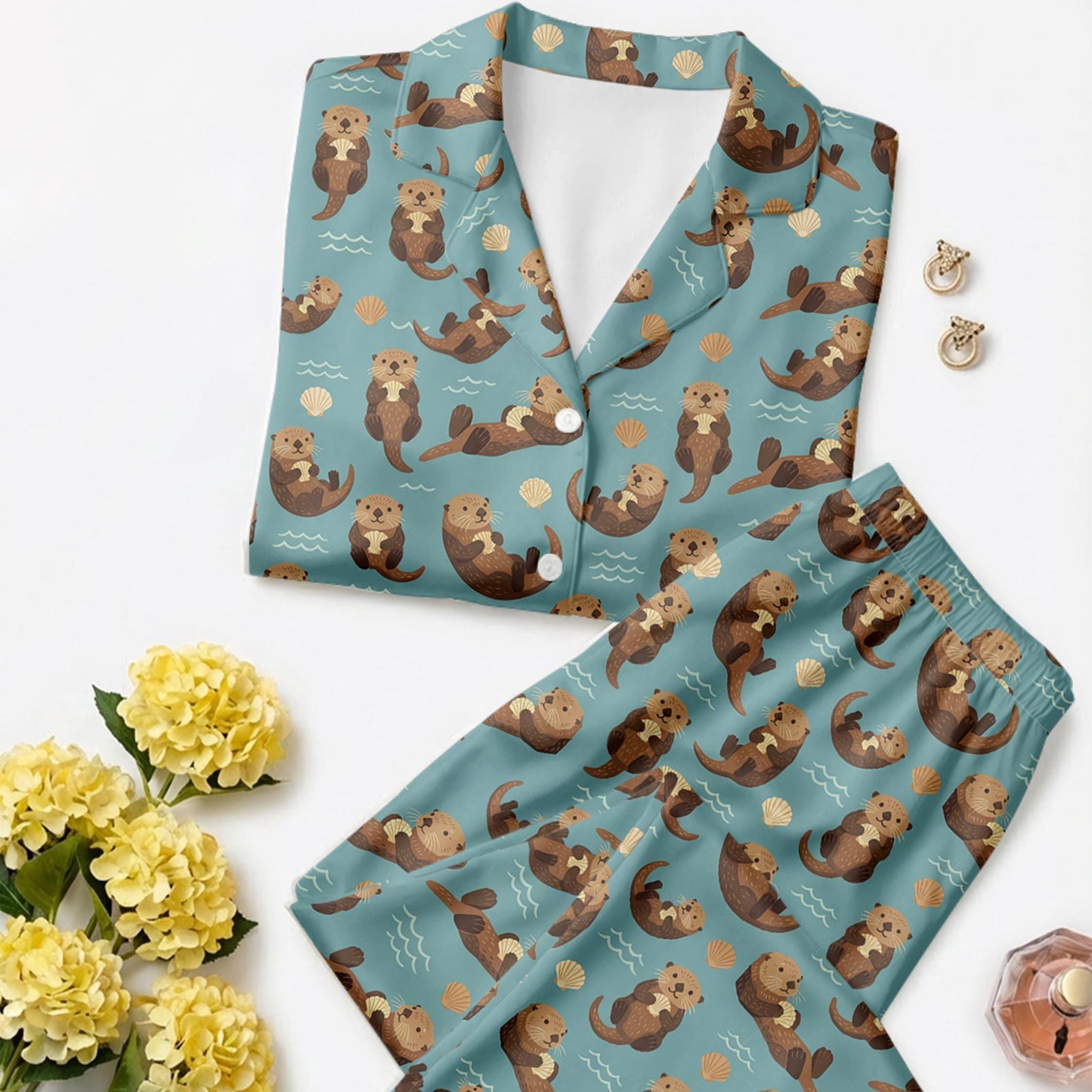 Women’s  Pajama Set – Otter Print Sleepwear,Gift for Her,Gift for Mom Cozy Lightweight ,matching pajamas,Otter gift